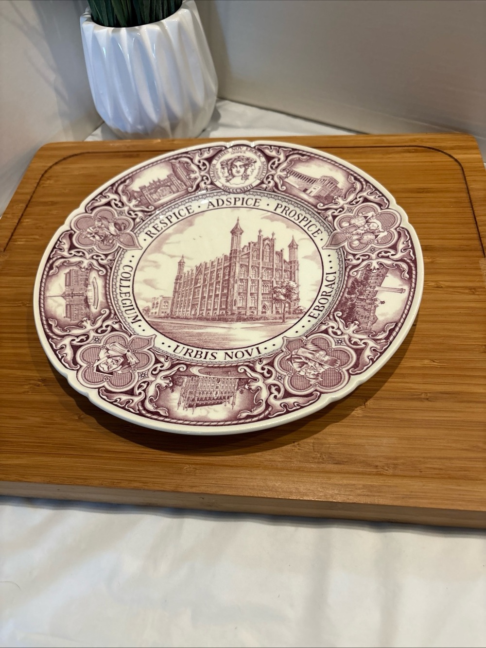 Wedgewood Plate Barlastin of Etruria of England City of New York Townsend